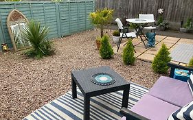 The Sashes - Cozy Apartment - Free Parking - Ultrafast Wifi - Smart Tv - Netflix - Sleeps Up To 6! Close To Poole Town Center & Sandbanks & Bournemouth